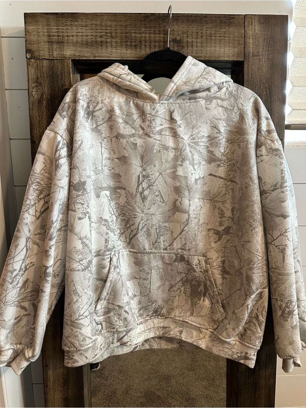 Neutral Leaf Camo Hoodie Sweatshirt M Women’s Cabincore Hunting Outdoor Hiking